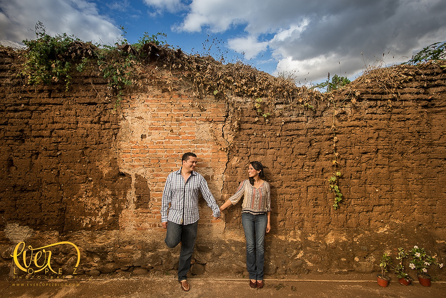 Engagement session by Mexican destination wedding 
